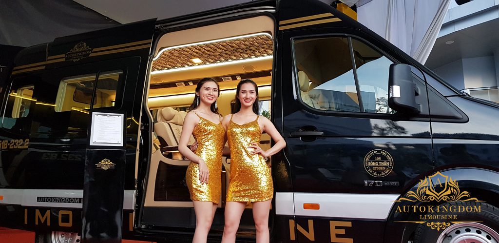 TRƯNG BÀY CÁC MẪU XE LIMOUSINE MỚI TẠI THÀNH PHỐ CẦN THƠ