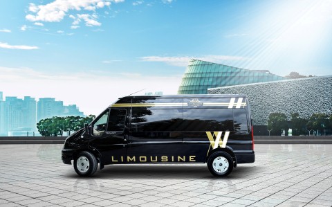 SAIGON FORD RA MẮT DÒNG XE KHÁCH DU LỊCH CAO CẤP LIMOUSINE